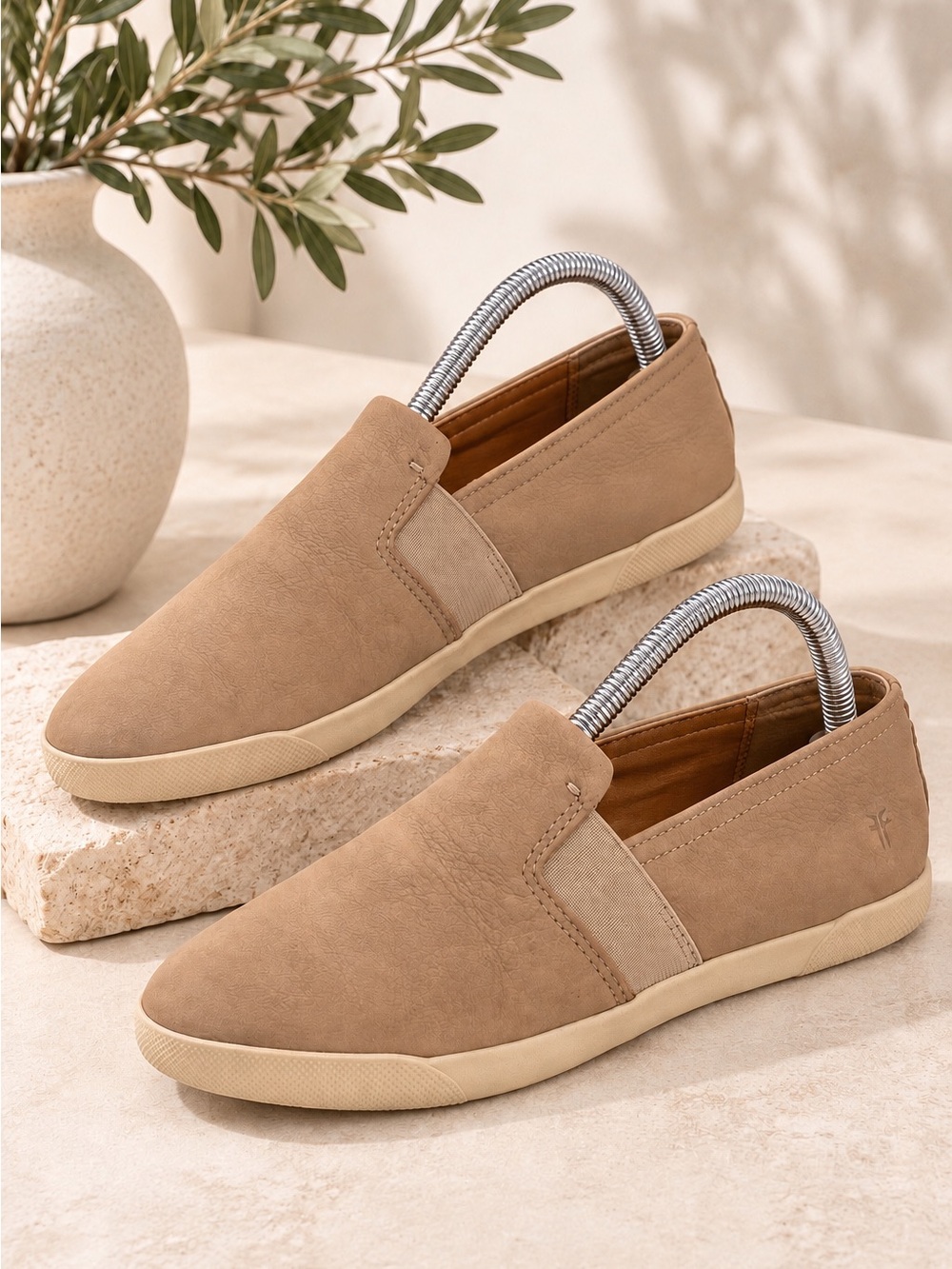 Frye Womens Size 8 M Lisa Slip On Leather Sneakers Tan Casual
Flats